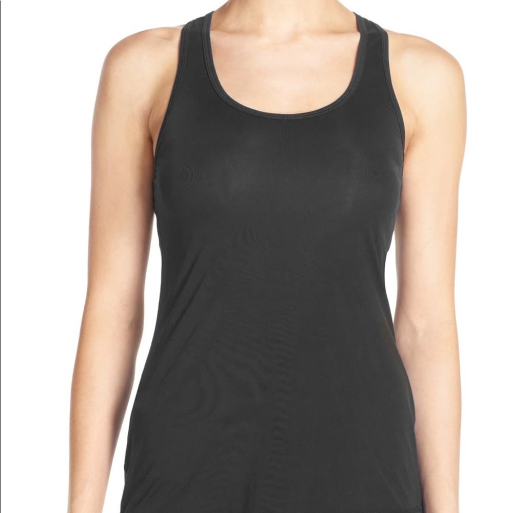 NWT Zella Feel the Breeze Tank - Size Small